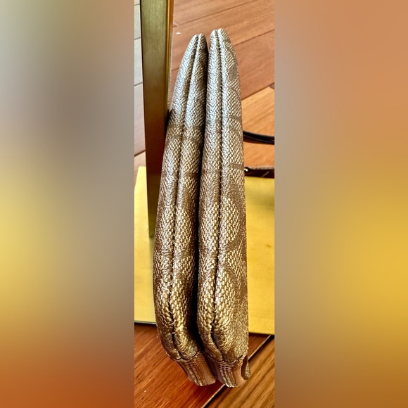 Coach Double Zipper Monogram Wristlet. Excellent condition. - Picture 6 of 12